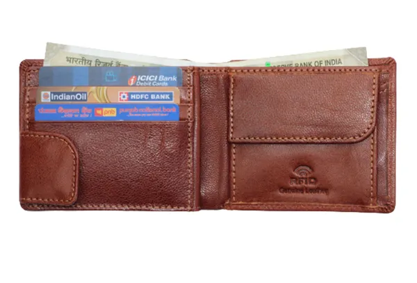 Brown_Trendy_Genuine_Leather_Wallet_For_Men