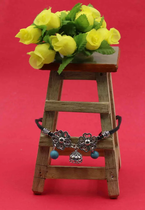 Golden_chain_with_Oxidised_Heart_Beads_Anklets_for_Girls_Metal_Anklet