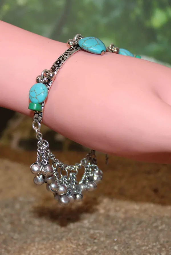 Oxidized_Silver_Bracelet_with_Turquoise_Heart_and_Bead_Charms