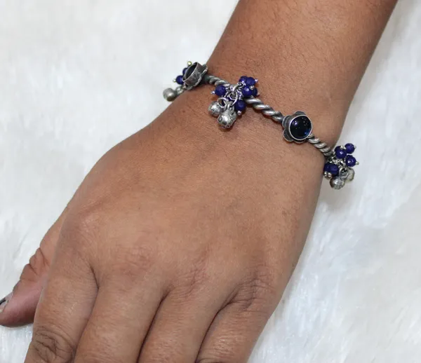 Antique___Tribal_Theme_Aesthetic_Oxidised_Slim_Kada