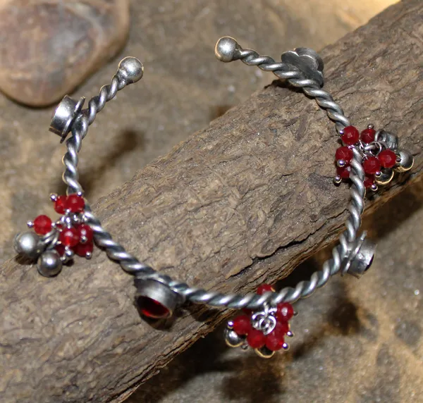 Antique___Tribal_Theme_Aesthetic_Oxidised_Slim_Kada