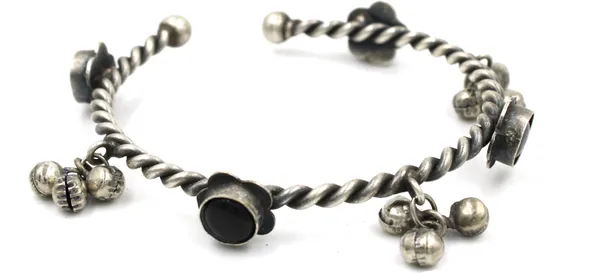 Antique___Tribal_Theme_Aesthetic_Oxidised_Slim_Kada