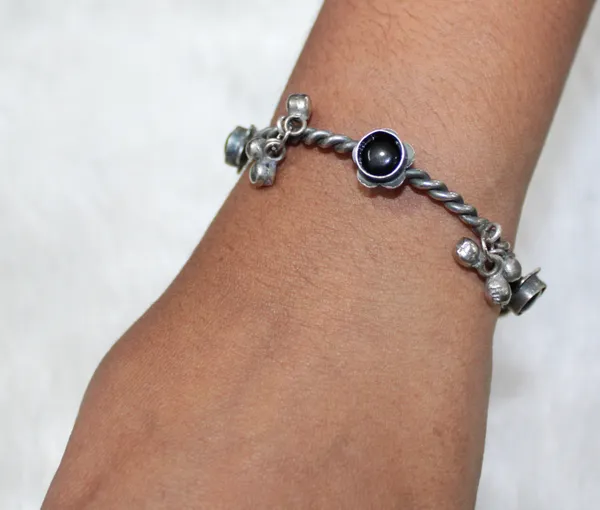 Antique___Tribal_Theme_Aesthetic_Oxidised_Slim_Kada