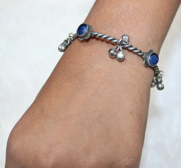 Antique___Tribal_Theme_Aesthetic_Oxidised_Slim_Kada