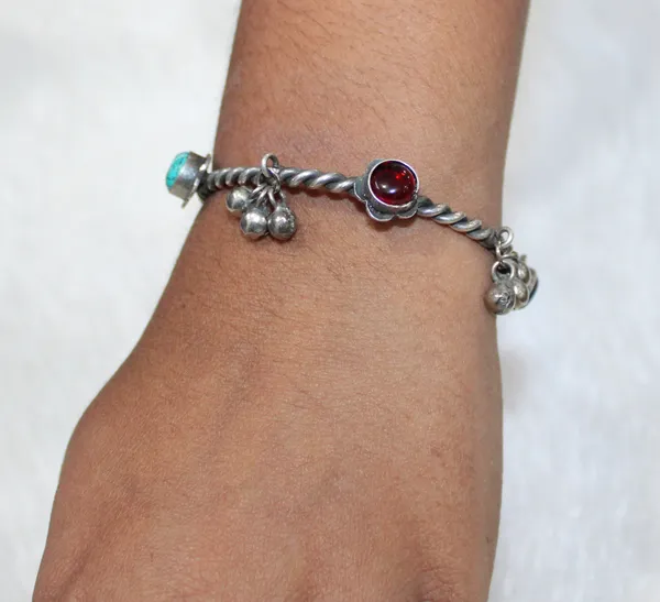 Antique___Tribal_Theme_Aesthetic_Oxidised_Slim_Kada
