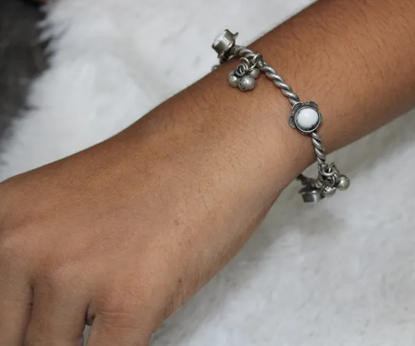 Antique___Tribal_Theme_Aesthetic_Oxidised_Slim_Kada