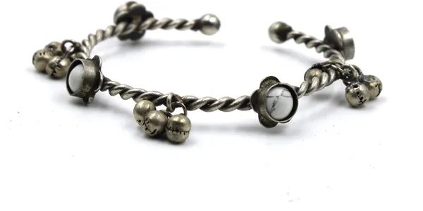 Antique___Tribal_Theme_Aesthetic_Oxidised_Slim_Kada