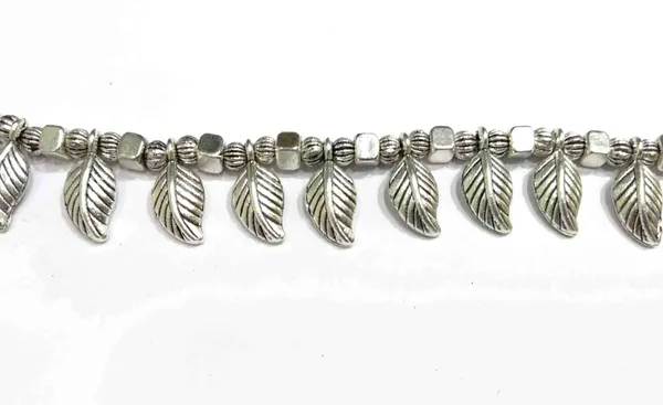 Plain_oxidised_Silver_Slim_Kamarband_with_Leaf_Hanging