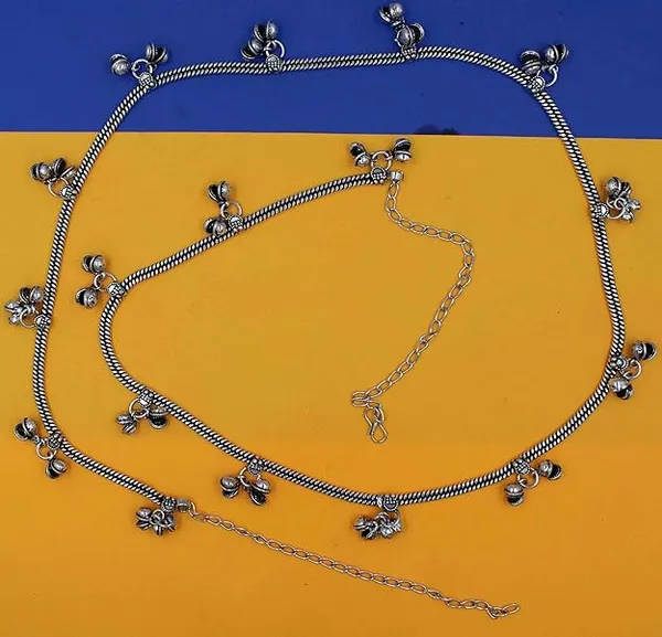 Plain_oxidised_silver_Slim_With_Brass_Gungru_Kamarband