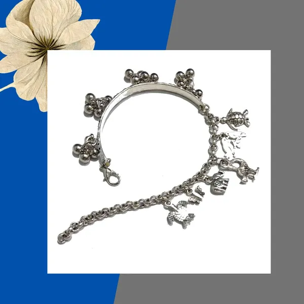 Oxidized_Silver_Bracelet_with_Animal_and_Nature_Charms