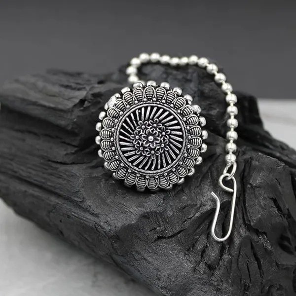 Oxidised_Rajasthani_Borla_Maang_Tikka_for_Women