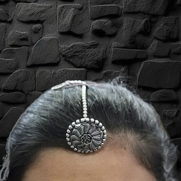 Oxidised_Rajasthani_Borla_Maang_Tikka_for_Women