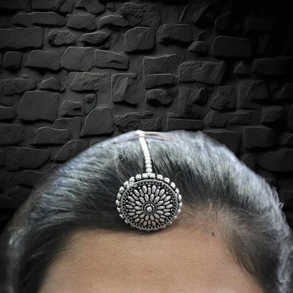 Oxidised_Rajasthani_Borla_Maang_Tikka_for_Women