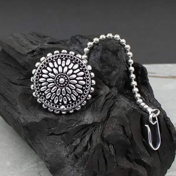 Oxidised_Rajasthani_Borla_Maang_Tikka_for_Women