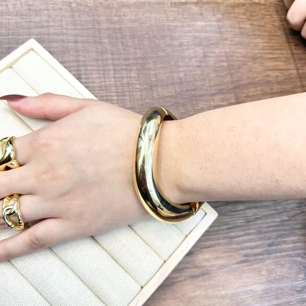 Abstract_Bangle_Bracelet_–_Premium_Gold_Anti-Tarnish_Alloy