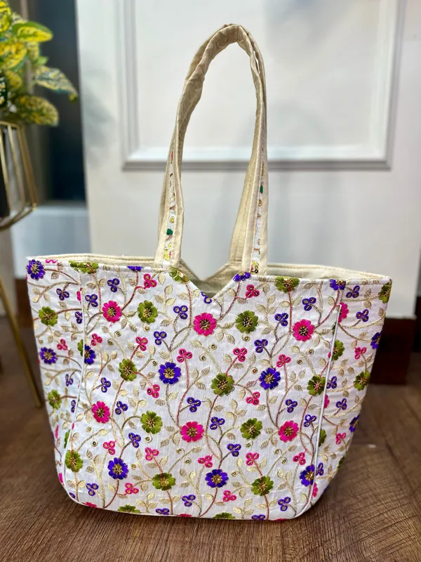 Rekha_Golden_Thread_Work_Jacquard_Tote_Bag__(_19_Inches)