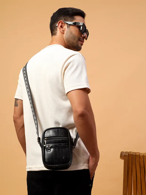 Denver_Mobile_Sling_Bag_for_Men