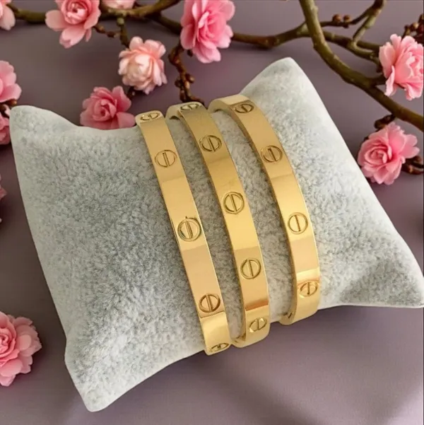 Golden_Charm_Trio_–_Anti_Tarnish_Bestseller