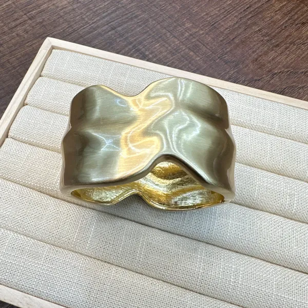 Luxe_Abstract_Cuff_Bracelet_–_Premium_Anti-Tarnish_Metal