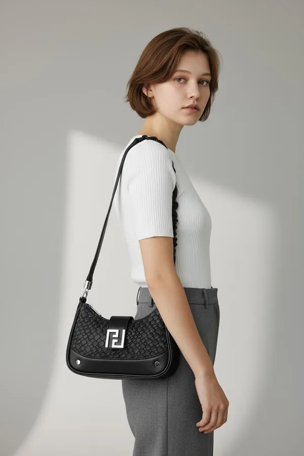 Valentina_Shoulder_Bag_in_Classic_Black