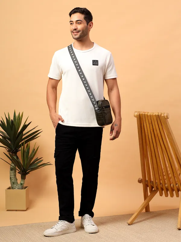 Denver_Mobile_Sling_Bag_for_Men
