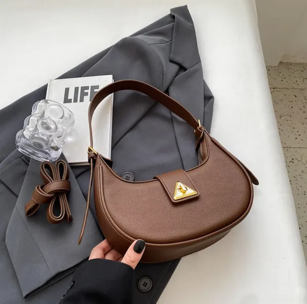Ela_Shoulder_Cum_Crossbody_Sling_Bag