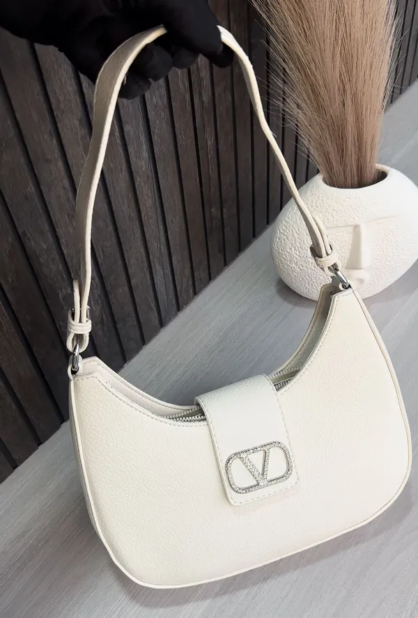 White_Classic_Venus_Shoulder_Bag_With_Sling_Belt_(korean)