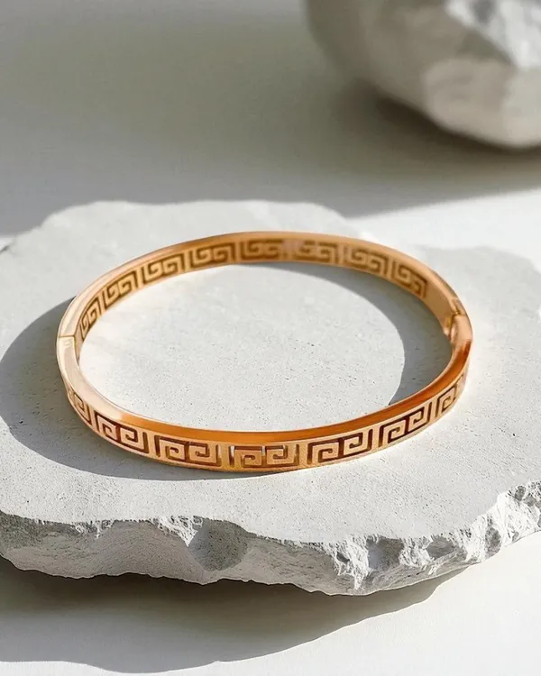 The_Maze_Charm_Bracelet_–_Chic._Modern._Anti-Tarnish
