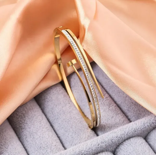 The_Must-Have_Luxe_Bracelet_Trio_🔥