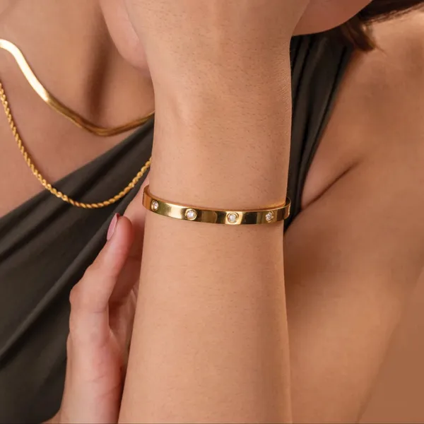 Triple_Charm_Combo_–_Nail,_Cartier_Inspo_&_Maze_Bracelets