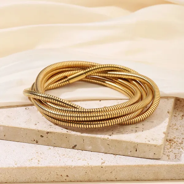Statement_Spiral_Chain_Bracelet_in_Gold_Finish