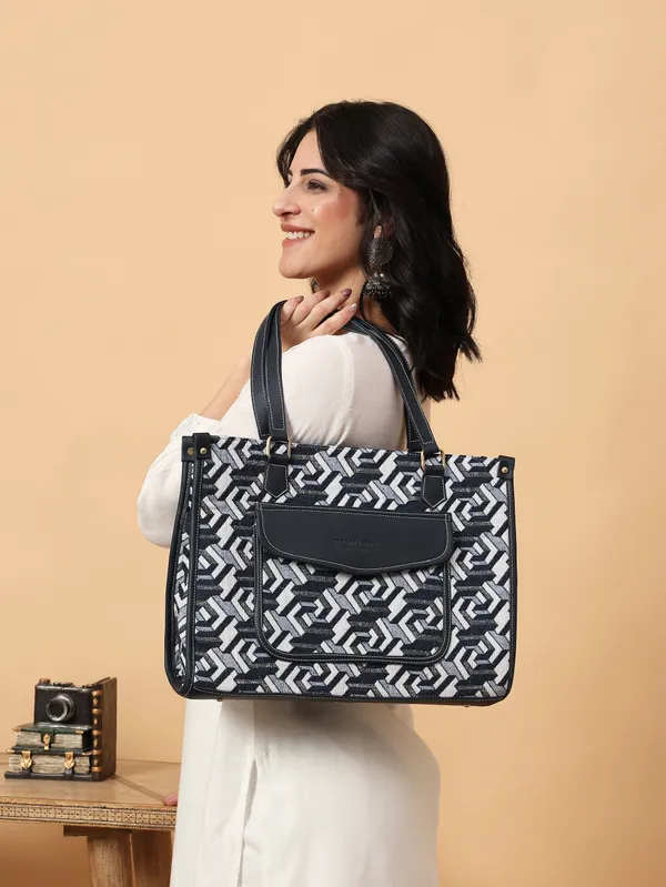 All-Occasion_Canvas_Tote_with_Laptop_Sleeve