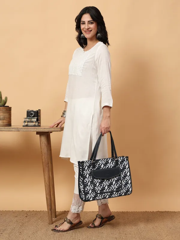 All-Occasion_Canvas_Tote_with_Laptop_Sleeve