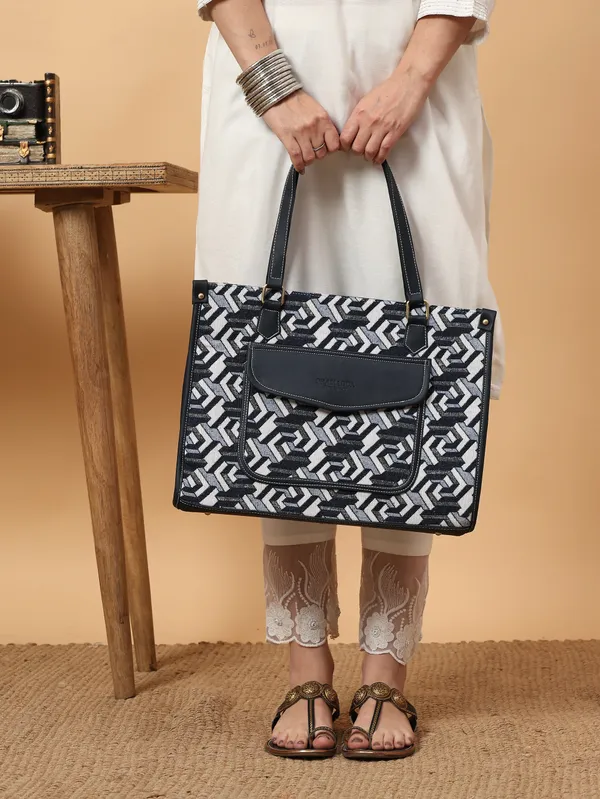 All-Occasion_Canvas_Tote_with_Laptop_Sleeve