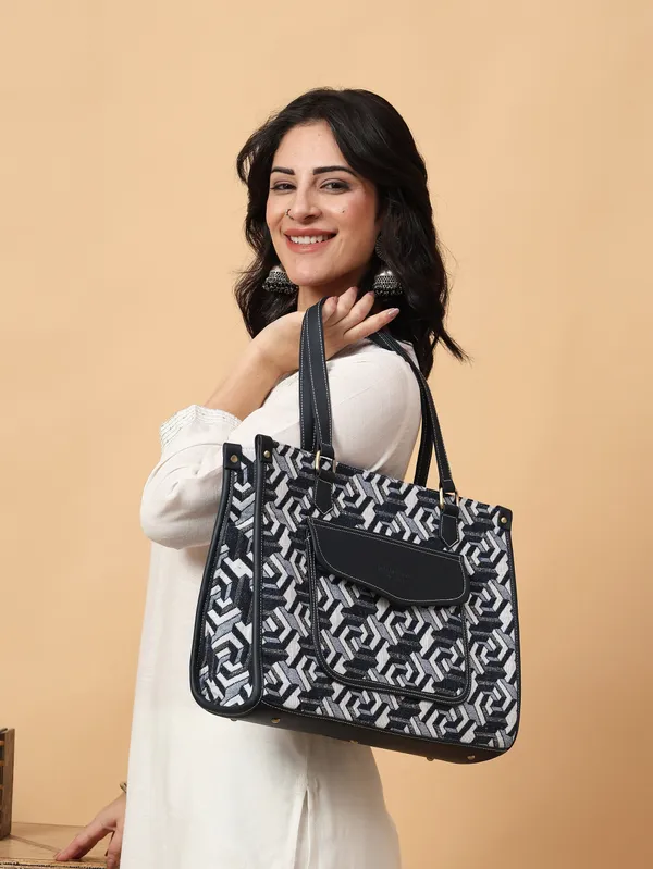 All-Occasion_Canvas_Tote_with_Laptop_Sleeve