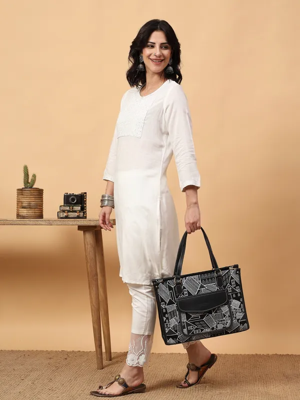 Geo_Print_Aisha_Canvas_Laptop_Box_Tote_Bag