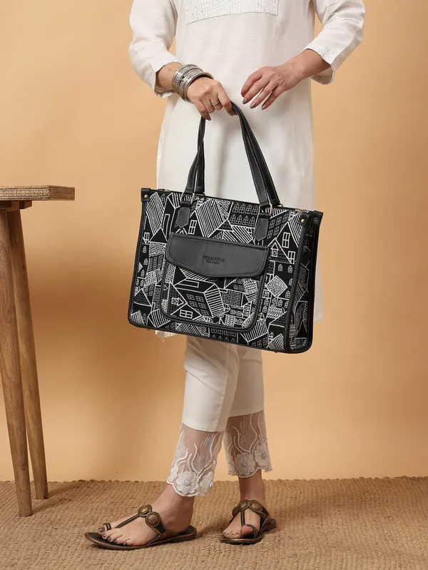 Geo_Print_Aisha_Canvas_Laptop_Box_Tote_Bag