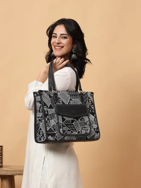Geo_Print_Aisha_Canvas_Laptop_Box_Tote_Bag