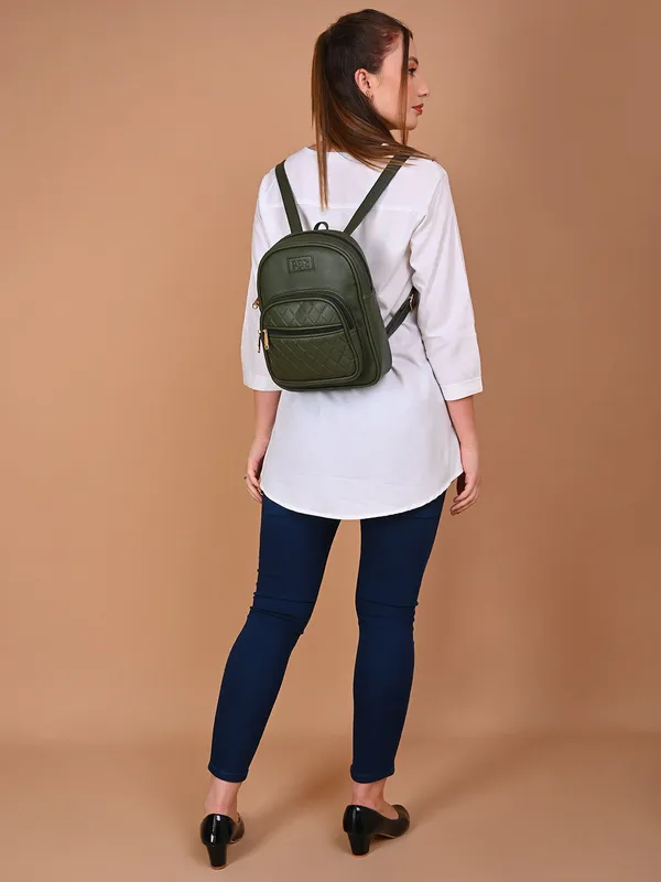 Compact_Women_Backpack_For_Travel_&_Daily_Use