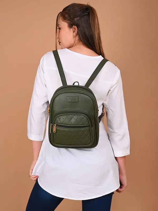 Compact_Women_Backpack_For_Travel_&_Daily_Use