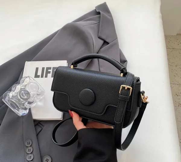 Black_Elegant_Scottie_Sling_Crossbody_Bag