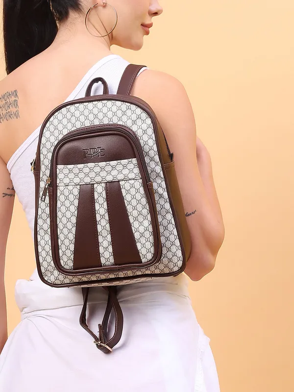 Compact_Women_Backpack_For_Travel_&_Daily_Use