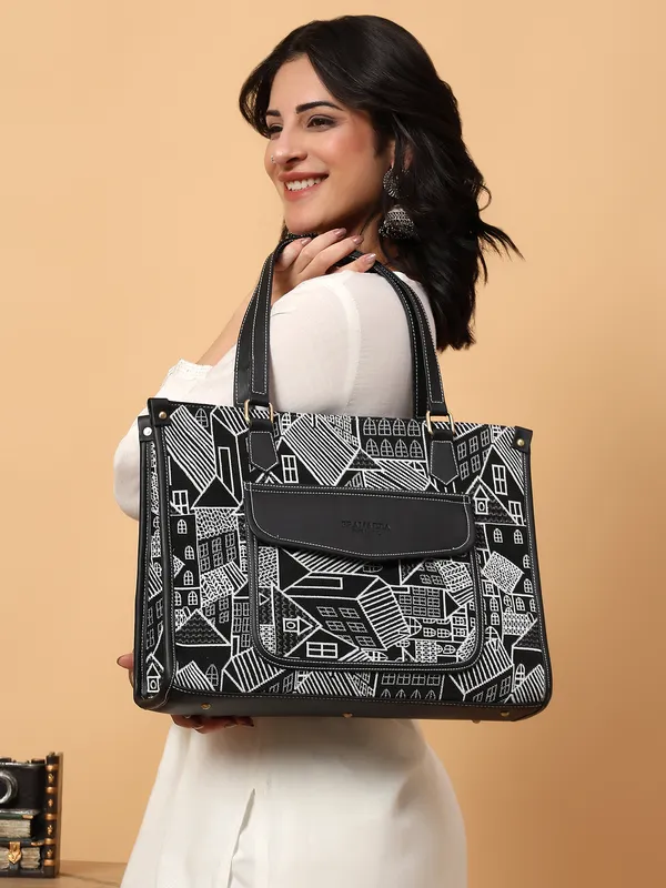Geo_Print_Aisha_Canvas_Laptop_Box_Tote_Bag