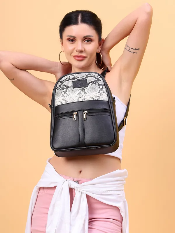 Compact_Women_Backpack_For_Travel_&_Daily_Use