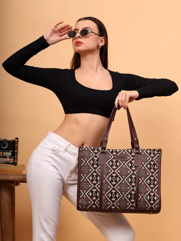 Inaya_Canvas_Box_Tote_Bag_For_Women