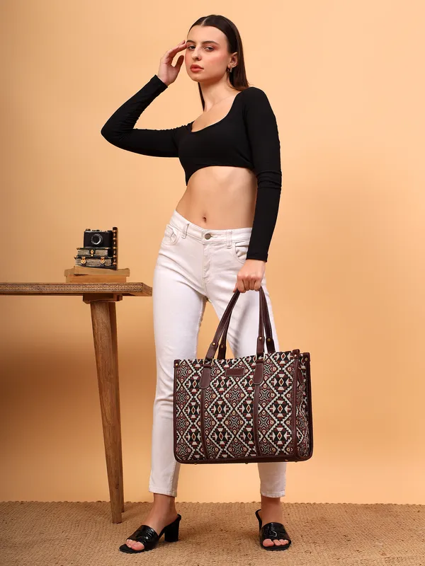 Inaya_Canvas_Box_Tote_Bag_For_Women