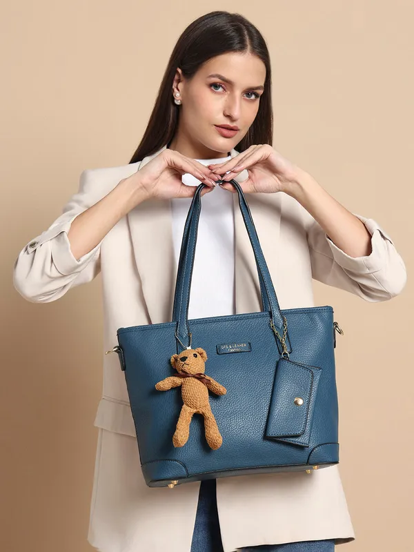 Ivory_Vegan_Leather_Tote_Bag_For_Women