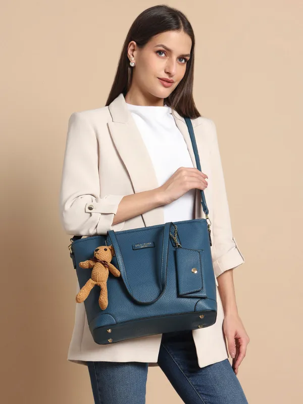 Ivory_Vegan_Leather_Tote_Bag_For_Women