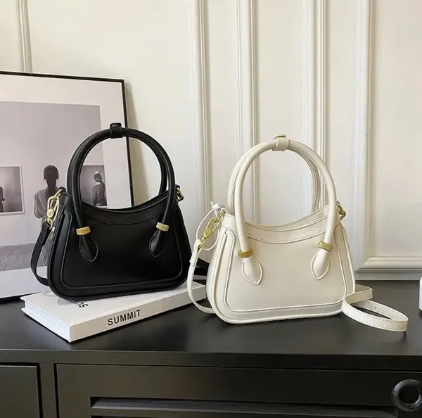 Black_Royal_Nova_Sling_Crossbody_Handbag