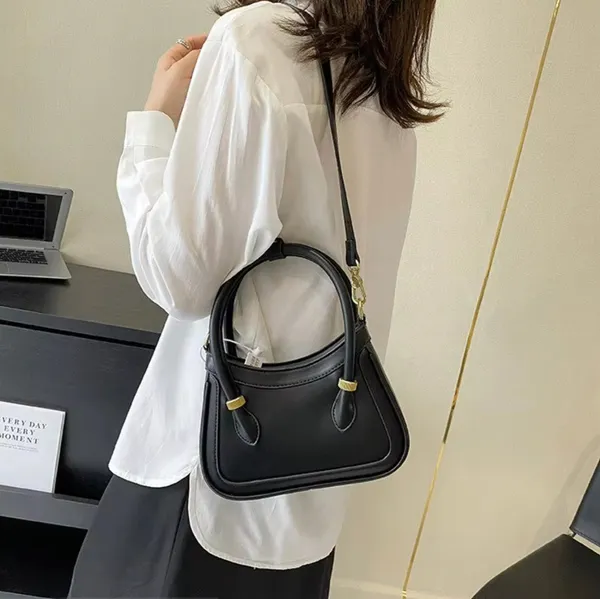 Black_Royal_Nova_Sling_Crossbody_Handbag